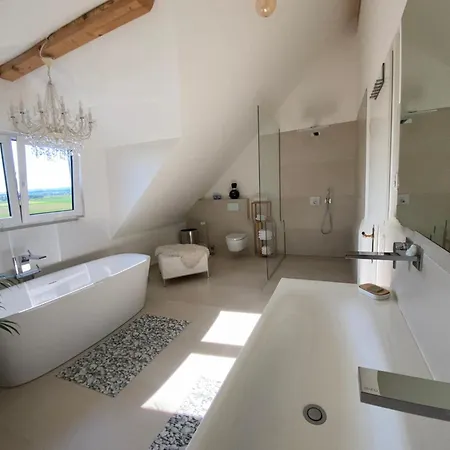 100 Qm Sonnendurchflutetes Loft, Sonnenbalkon *