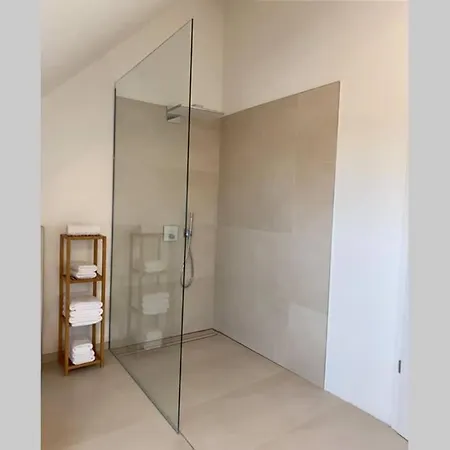 100 Qm Sonnendurchflutetes Loft, Sonnenbalkon Apartment *