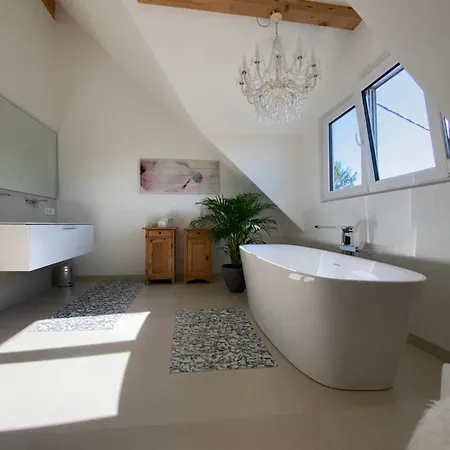 100 Qm Sonnendurchflutetes Loft, Sonnenbalkon *